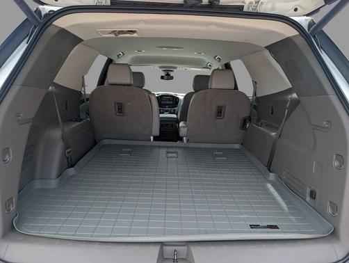 Summit White 2019 Chevrolet Traverse LT Leather