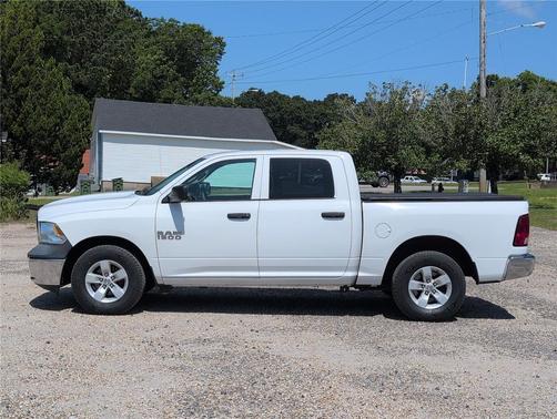 Bright White Clearcoat 2018 RAM 1500 Tradesman