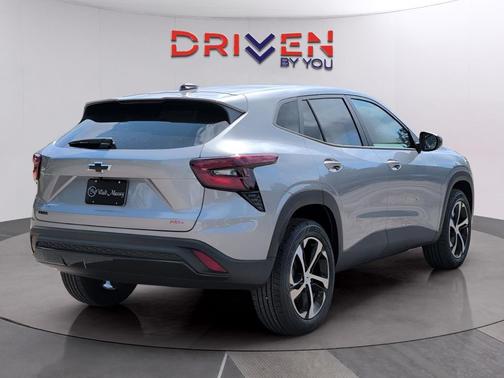 Sterling Gray Metallic 2026 Chevrolet Trax FWD 1RS