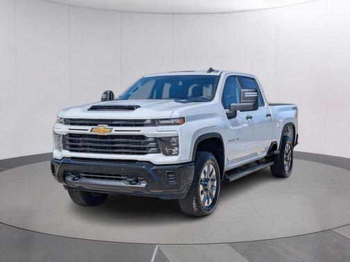 Summit White 2025 Chevrolet Silverado 2500 Custom