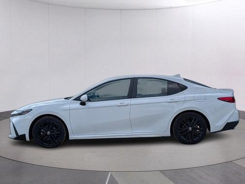 Ice Cap 2025 Toyota Camry SE