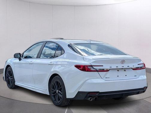 Ice Cap 2025 Toyota Camry SE