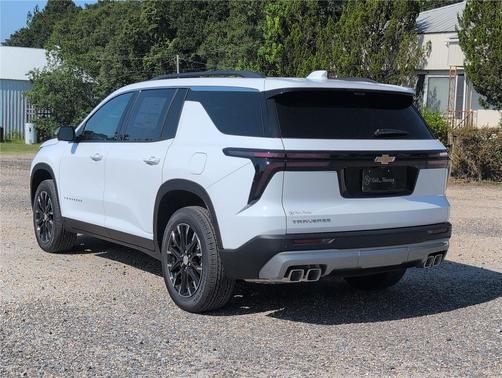 Summit White 2026 Chevrolet Traverse LT
