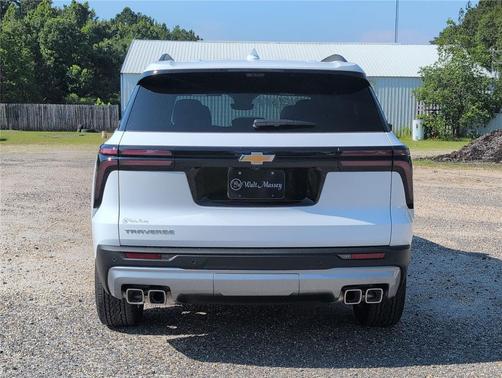 Summit White 2026 Chevrolet Traverse LT