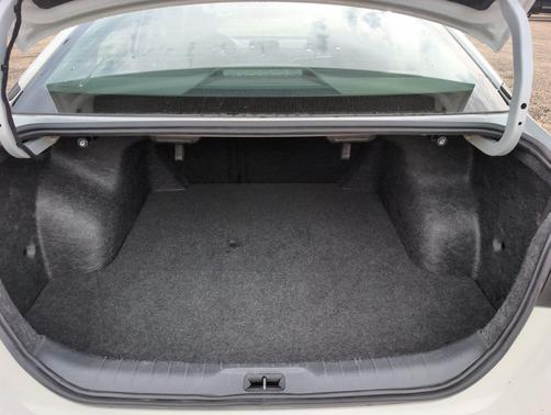 Glacier White 2025 Nissan Altima SV FWD