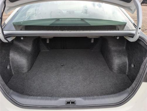 Glacier White 2025 Nissan Altima SV FWD