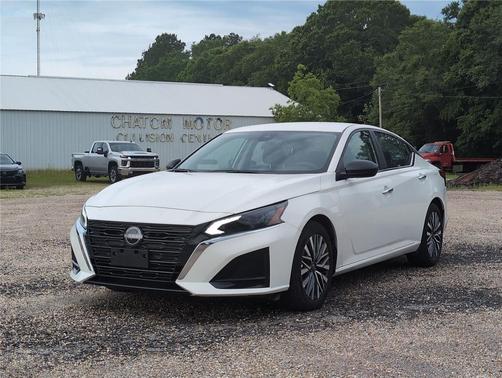 Glacier White 2025 Nissan Altima SV FWD