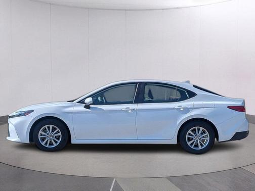 Ice Cap 2025 Toyota Camry LE