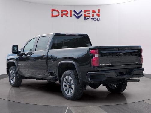 2026 Chevrolet Silverado 2500 Custom