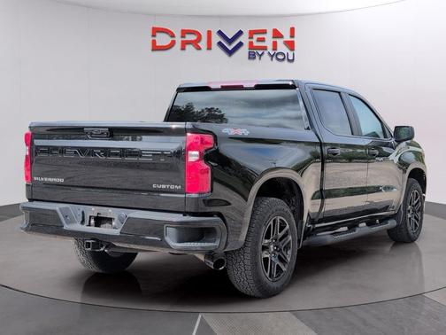 Black 2025 Chevrolet Silverado 1500 Custom