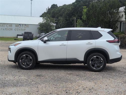 Everest White Pearl 2025 Nissan Rogue SV