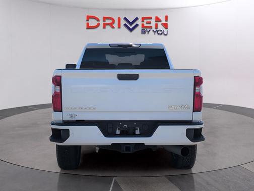 Summit White 2024 Chevrolet Silverado 2500 High Country