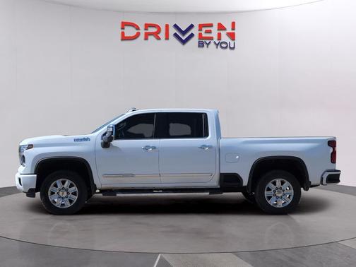 Summit White 2024 Chevrolet Silverado 2500 High Country