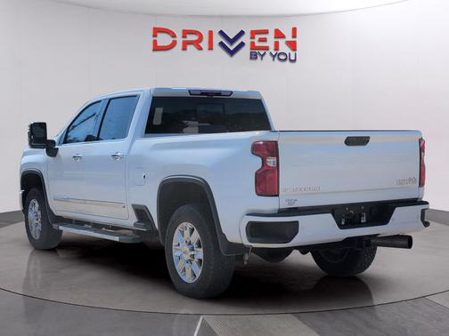 Summit White 2024 Chevrolet Silverado 2500 High Country
