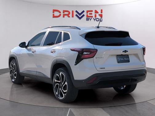 White Sands 2026 Chevrolet Trax FWD 2RS