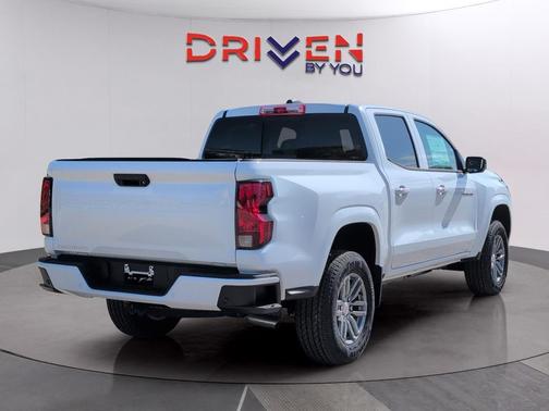 Summit White 2026 Chevrolet Colorado LT