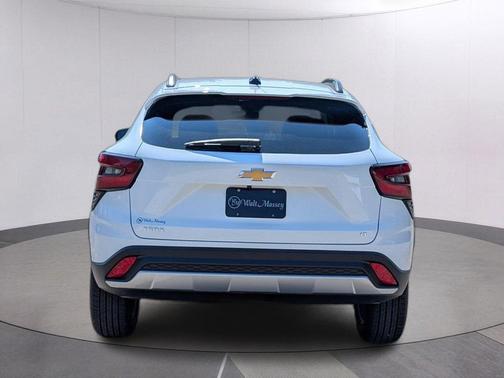 Summit White 2026 Chevrolet Trax LT