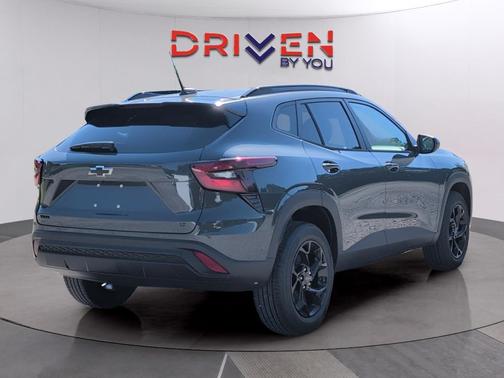 Cypress Gray 2026 Chevrolet Trax LT
