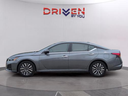 Gun Metallic 2025 Nissan Altima SV FWD