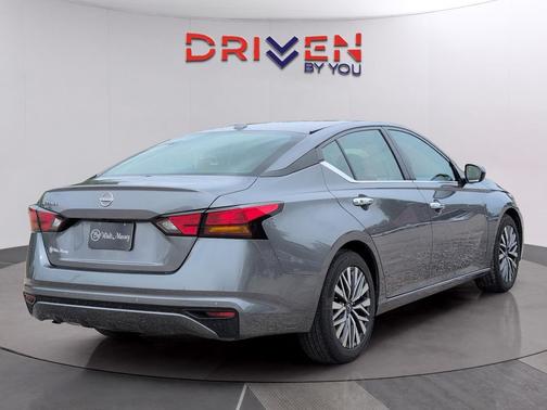 Gun Metallic 2025 Nissan Altima SV FWD
