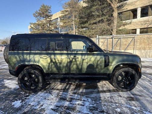 2026 Land Rover Defender 110 X-Dynamic SE