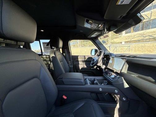 2026 Land Rover Defender 110 X-Dynamic SE