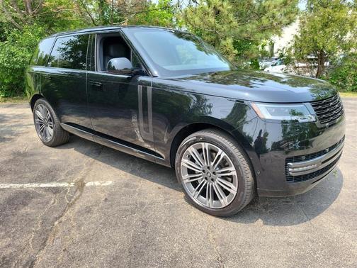 2025 Land Rover Range Rover P400 SE 7 Seat