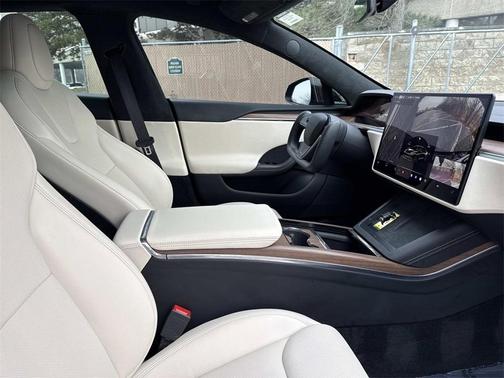 2022 Tesla Model S Base