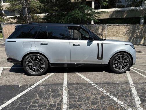 2025 Land Rover Range Rover P400 SE