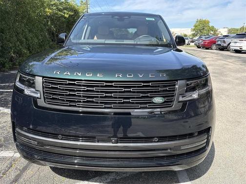 2025 Land Rover Range Rover P530 SE