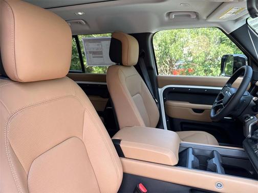 2025 Land Rover Defender P400 S