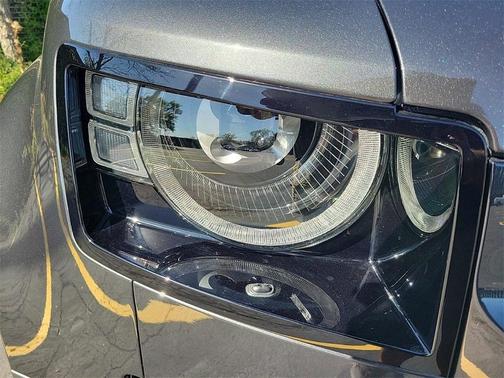 2025 Land Rover Defender P300