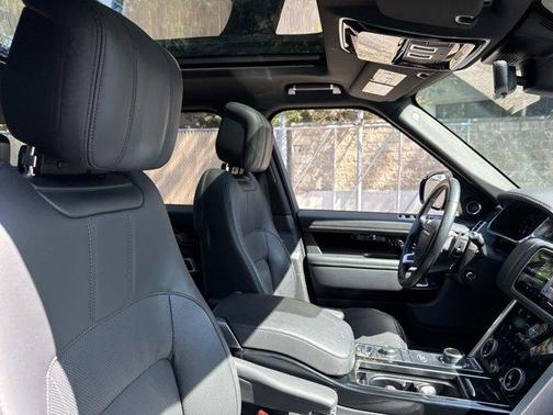 2021 Land Rover Range Rover P525 HSE Westminster