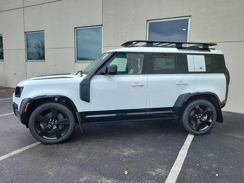 2024 Land Rover Defender P400 X-Dynamic SE