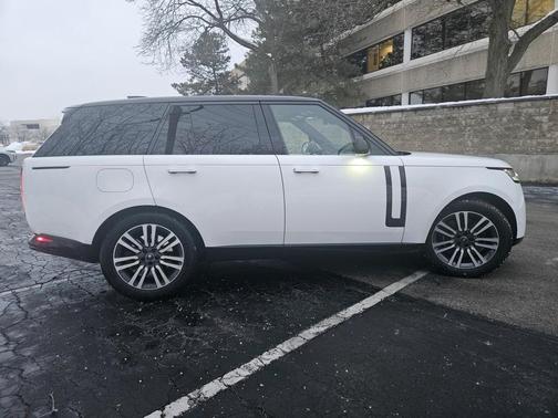 2023 Land Rover Range Rover P530 SE
