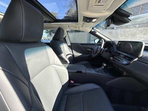 2022 Lexus ES 350 Base