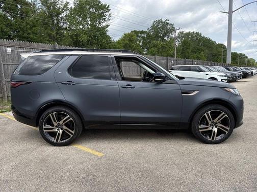 Varesine Blue 2026 Land Rover Discovery EDITION