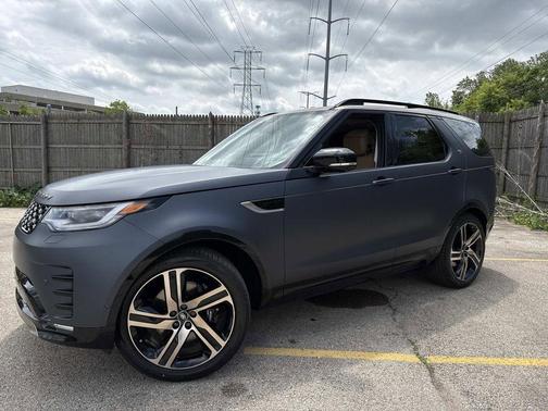 Varesine Blue 2026 Land Rover Discovery EDITION