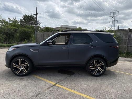 Varesine Blue 2026 Land Rover Discovery EDITION