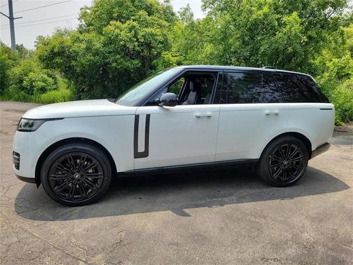 2025 Land Rover Range Rover P400 SE