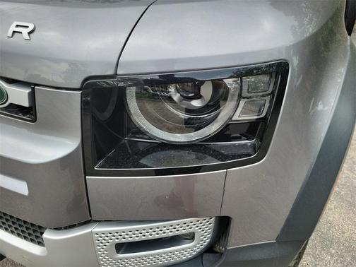 2020 Land Rover Defender 110 SE