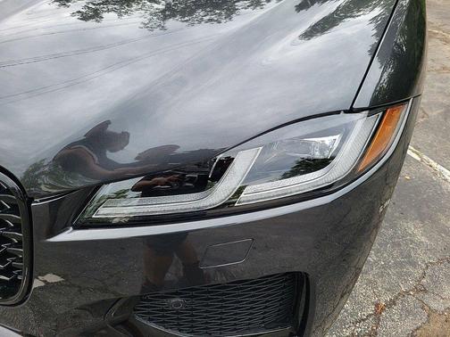 2025 Jaguar F-PACE P250 R-Dynamic S