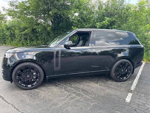 2025 Land Rover Range Rover P400 SE