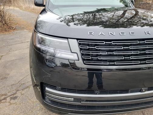 2025 Land Rover Range Rover P550e SE