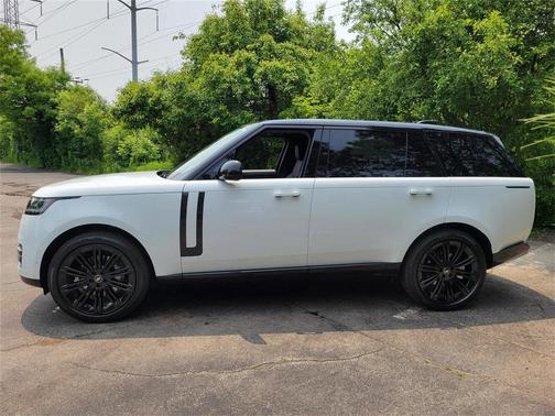 2025 Land Rover Range Rover P400 SE 7 Seat