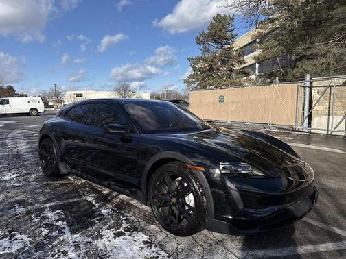 2022 Porsche Taycan 4