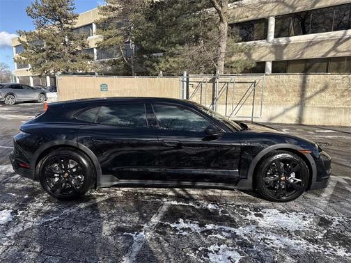 2022 Porsche Taycan 4