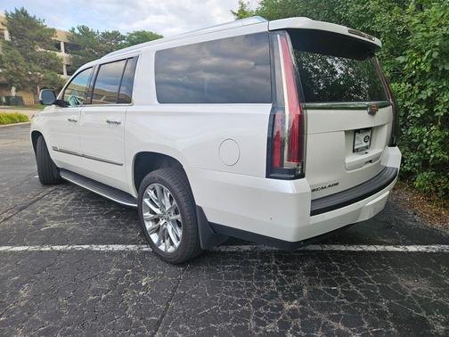 2020 Cadillac Escalade ESV Luxury