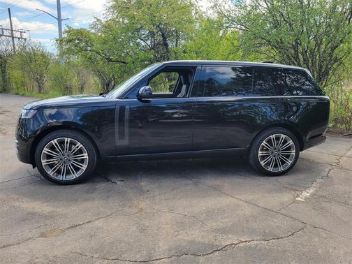 2025 Land Rover Range Rover P530 SE 7 Seat