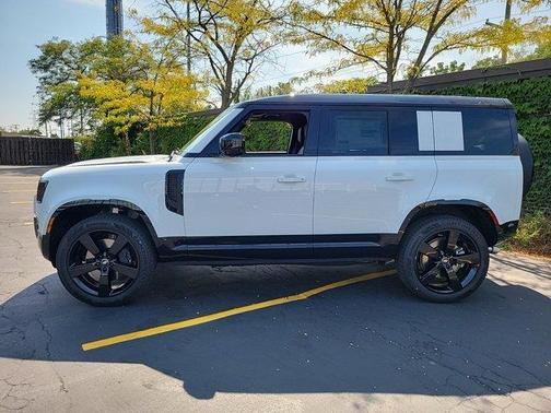 2025 Land Rover Defender P500 X-Dynamic SE